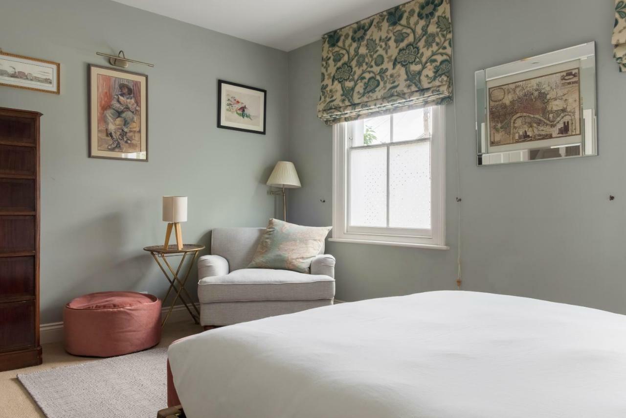 Veeve - Beautiful Interiors On A Battersea Crescent Ferienhaus *